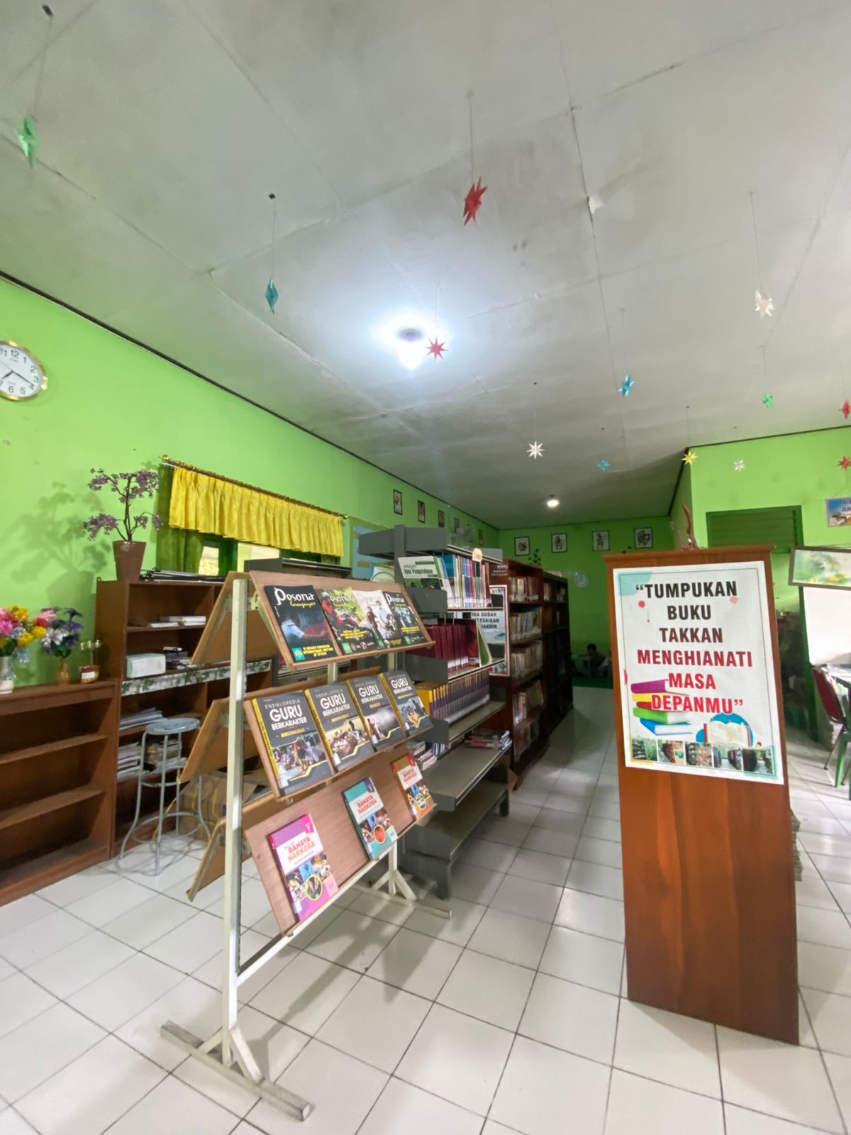 Perpustakaan SMPN 1 MOJOGEDANG